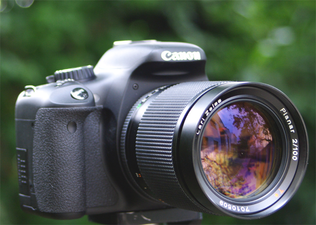 Planar 100/2 on Canon